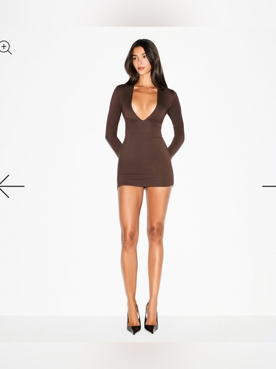 SKIMS Dresses & Skirts - Skims Smooth Layers Deep Plunge Mini Dress Espresso Brown Size Small